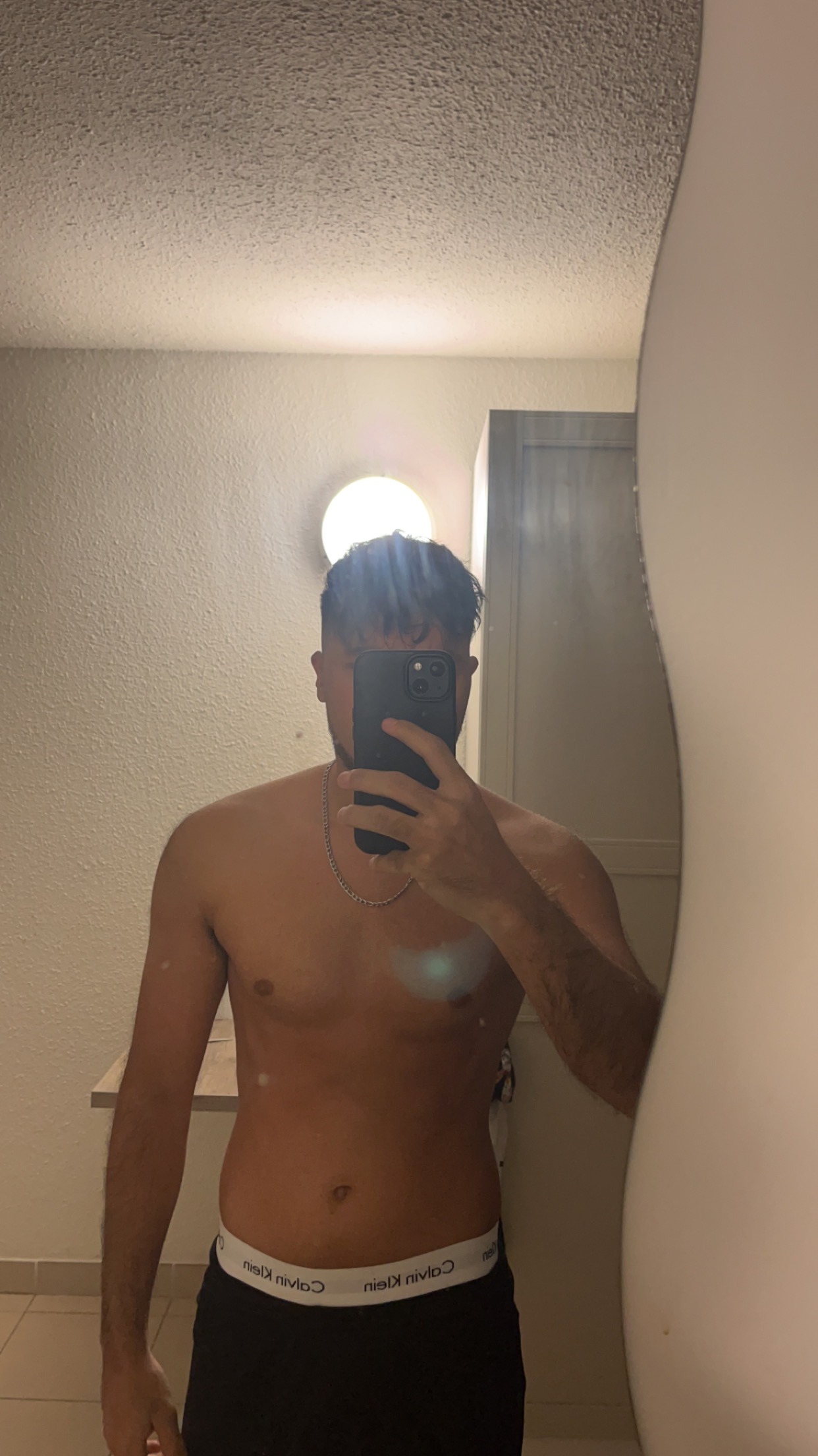 Profil de Mieczyslaw, 24 ans, Escort Gay France à Éroudeville