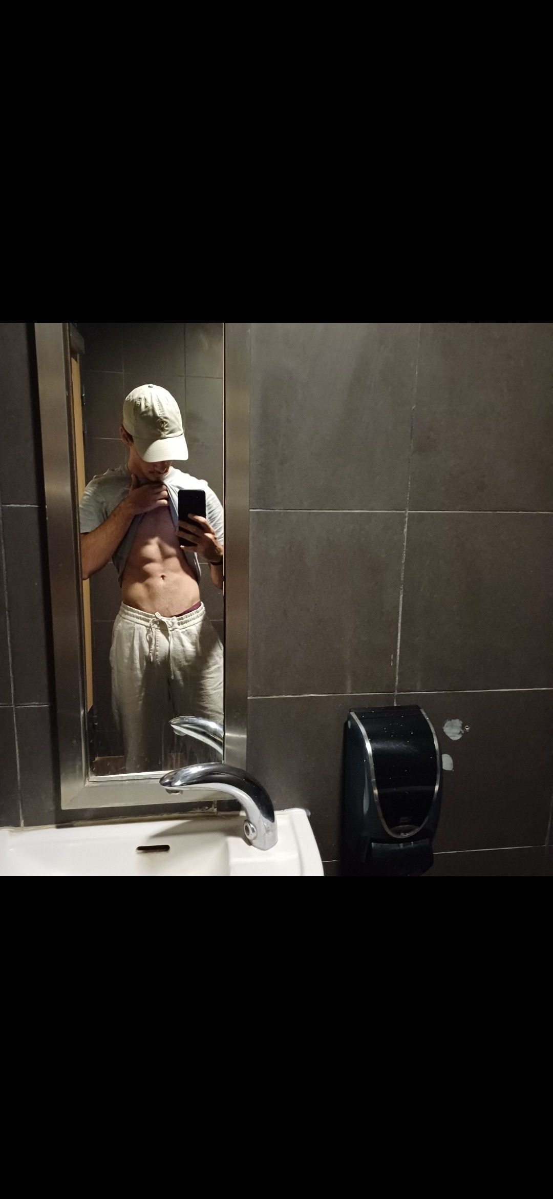 Profil de Sekouba, 21 ans, Escort Gay France à Kanfen