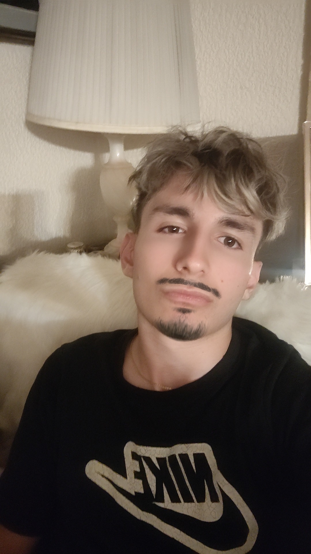 Profil de Elis, 20 ans, Escort Gay France à Vauxbons