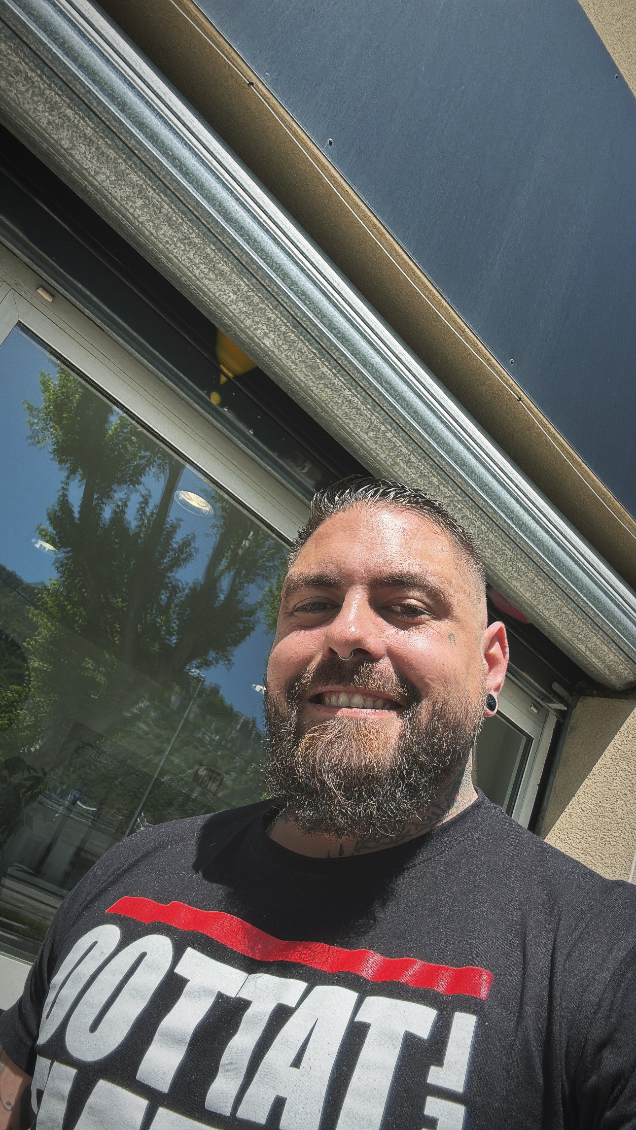Profil de Wessim, 36 ans, Escort Gay France à Chéry-Chartreuve