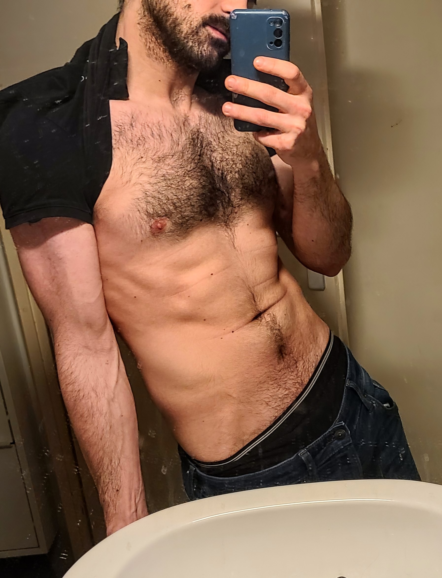 Profil de Jonel, 27 ans, Escort Gay France à Pierrepont-sur-l'Arentèle