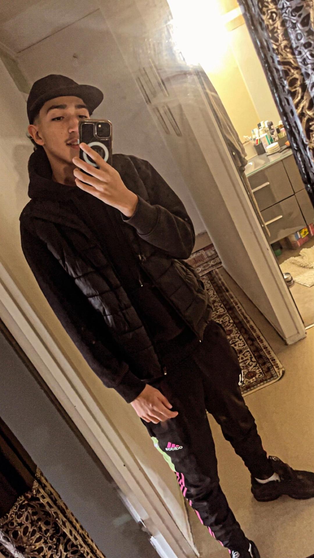 Profil de Ours, 19 ans, Escort Gay France à Landersheim