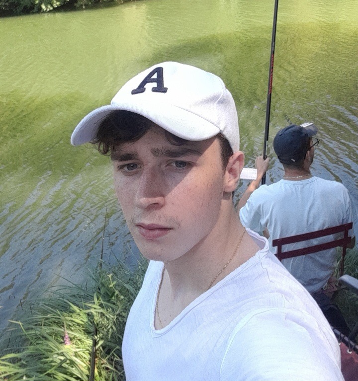 Profil de Nelo, 20 ans, Escort Gay France à Bonnemain