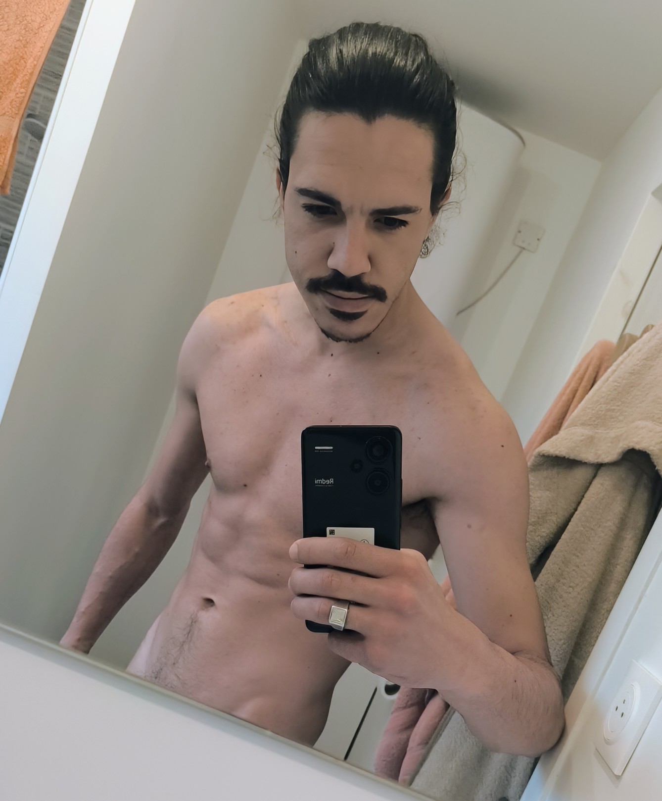 Profil de Denis, 30 ans, Escort Gay France à Saint-Genis-Pouilly