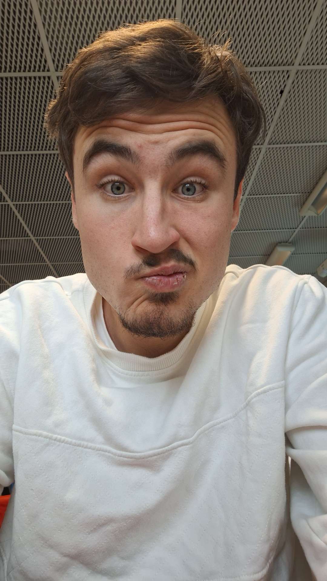 Profil de Zephyr, 22 ans, Escort Gay France à Peseux