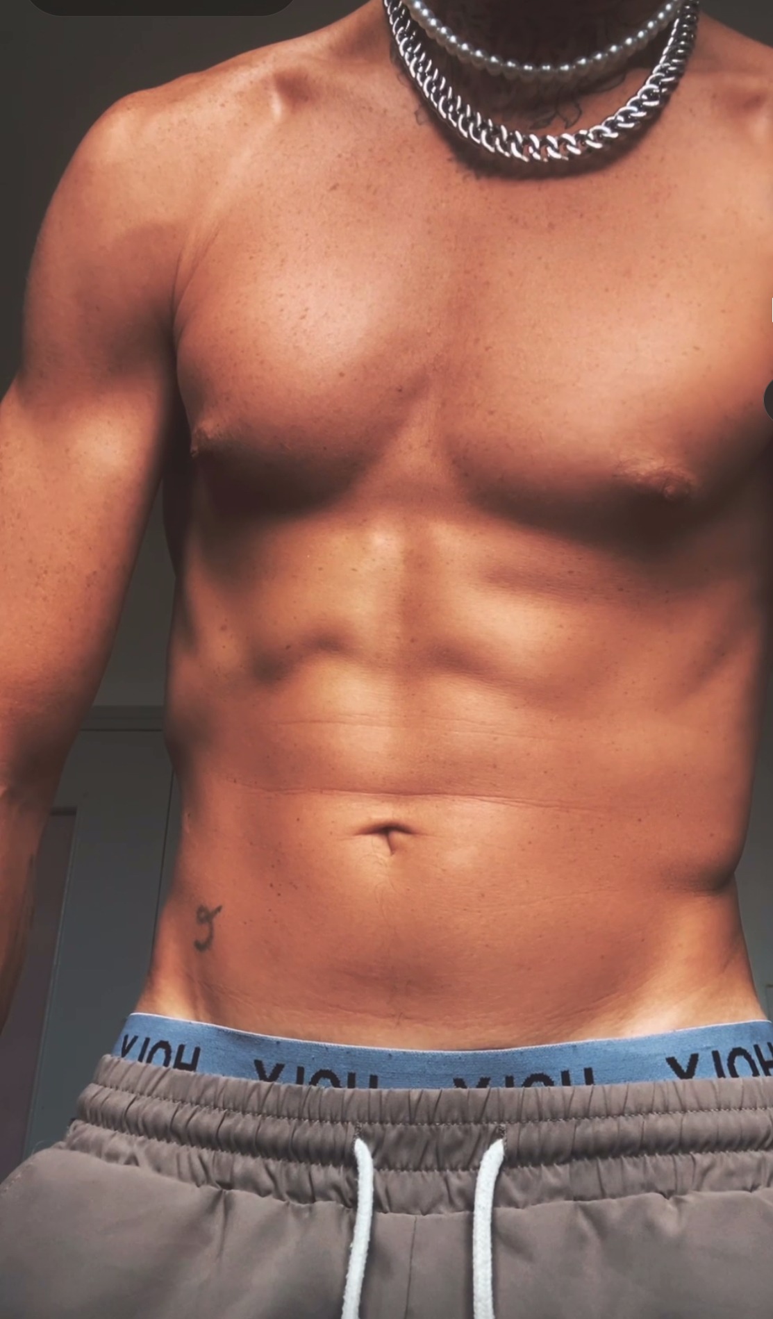 Profil de Jacques-emmanuel, 30 ans, Escort Gay France à Goumois
