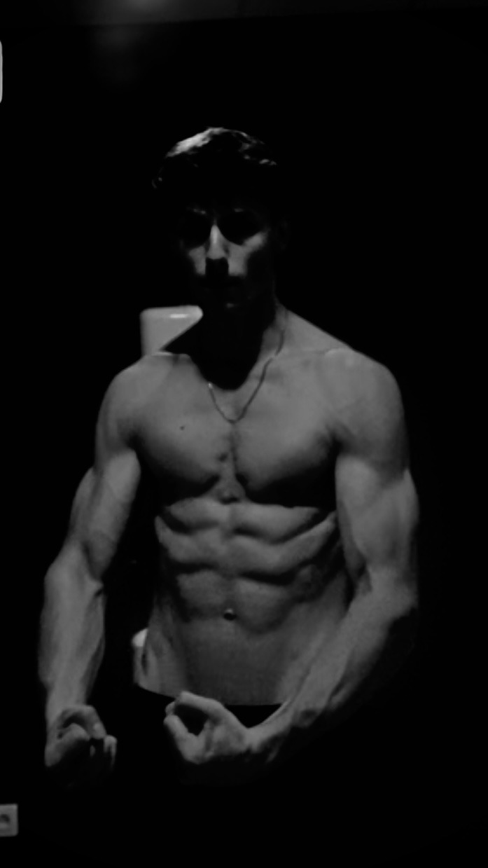 Profil de Rayyan, 21 ans, Escort Gay France à Authon-Ébéon