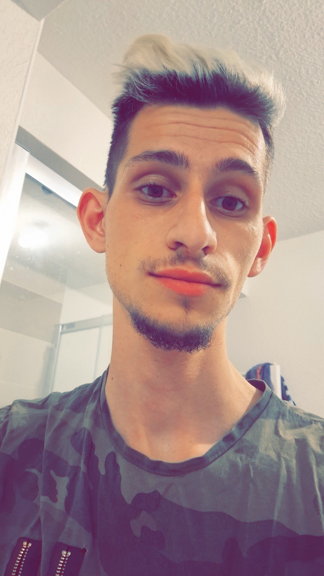 Profil de Claudy, 24 ans, Escort Gay France à Dieffenthal