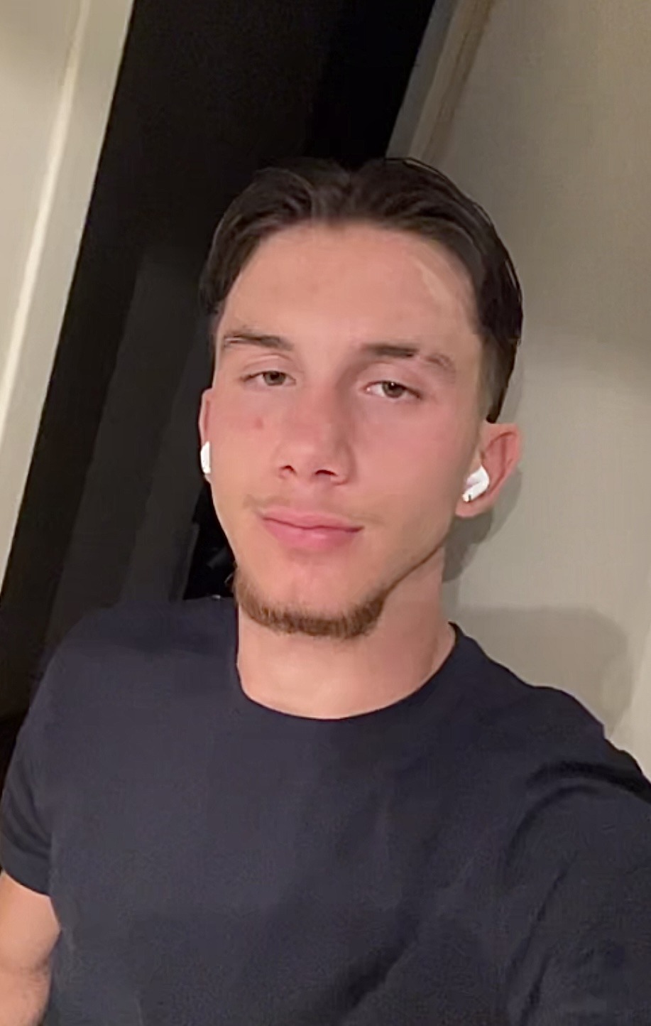 Profil de Nasser-eddine, 20 ans, Escort Gay France à Cabrerolles
