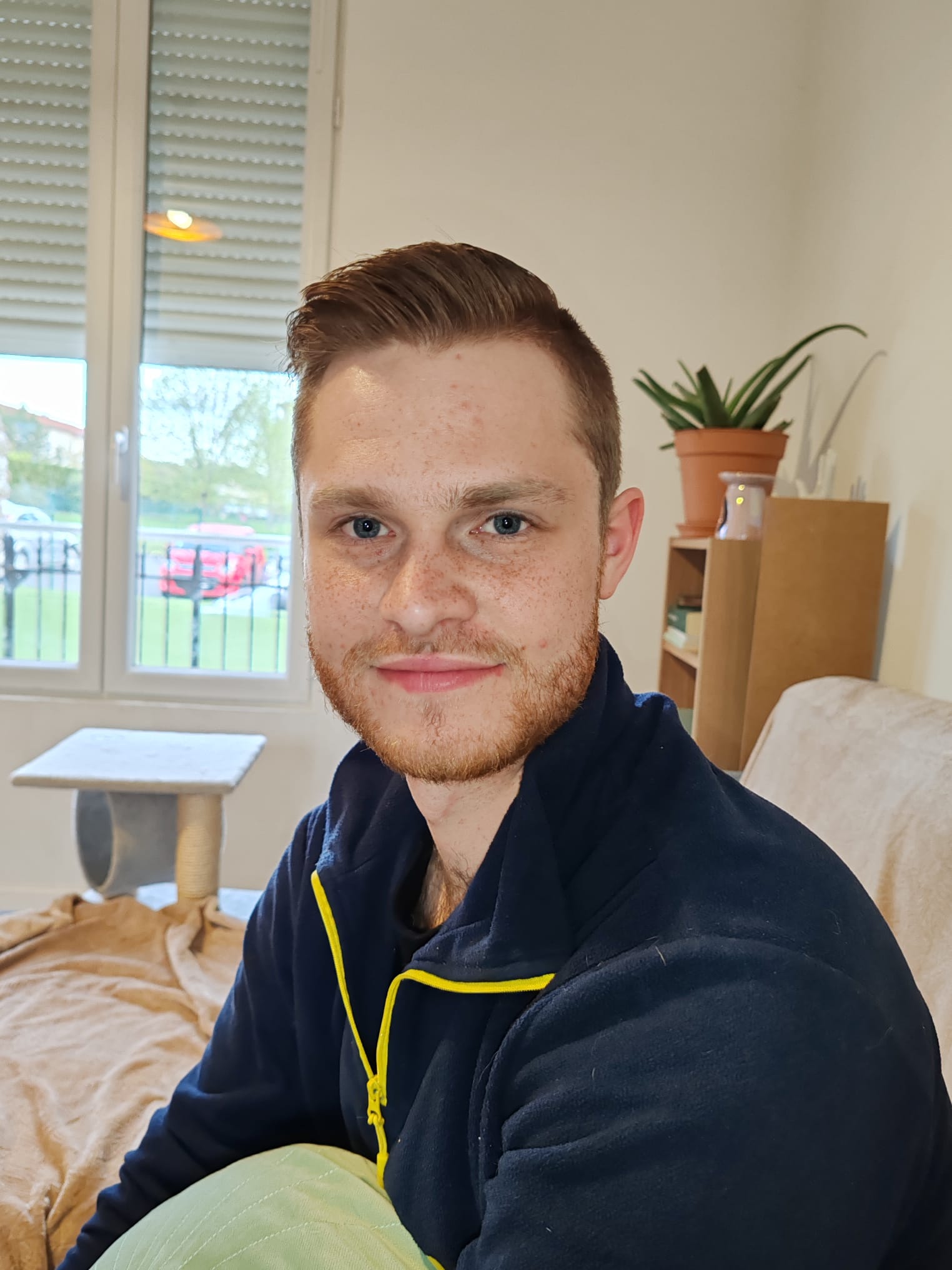 Profil de Yenni, 26 ans, Escort Gay France à Amelécourt