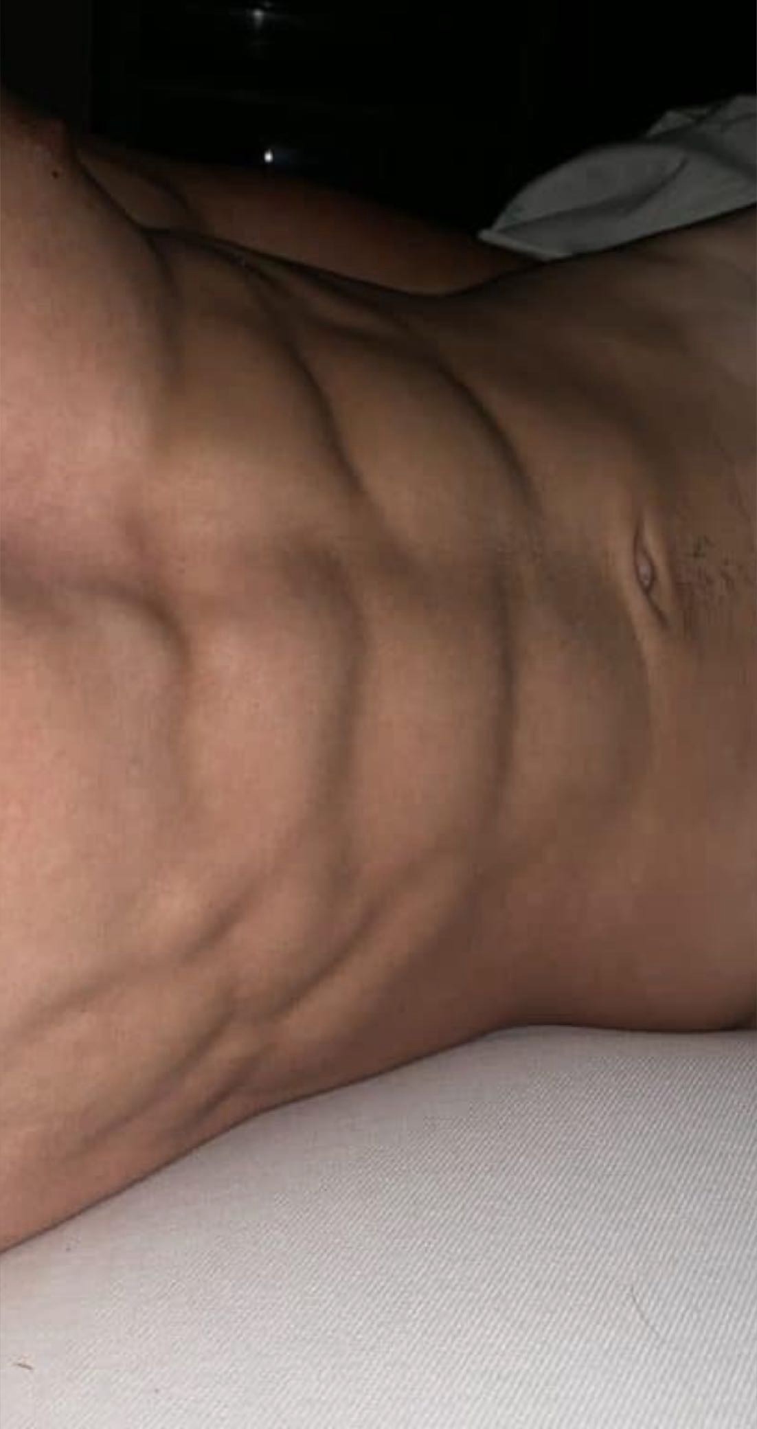 Profil de Nara, 25 ans, Escort Gay France à Asquins