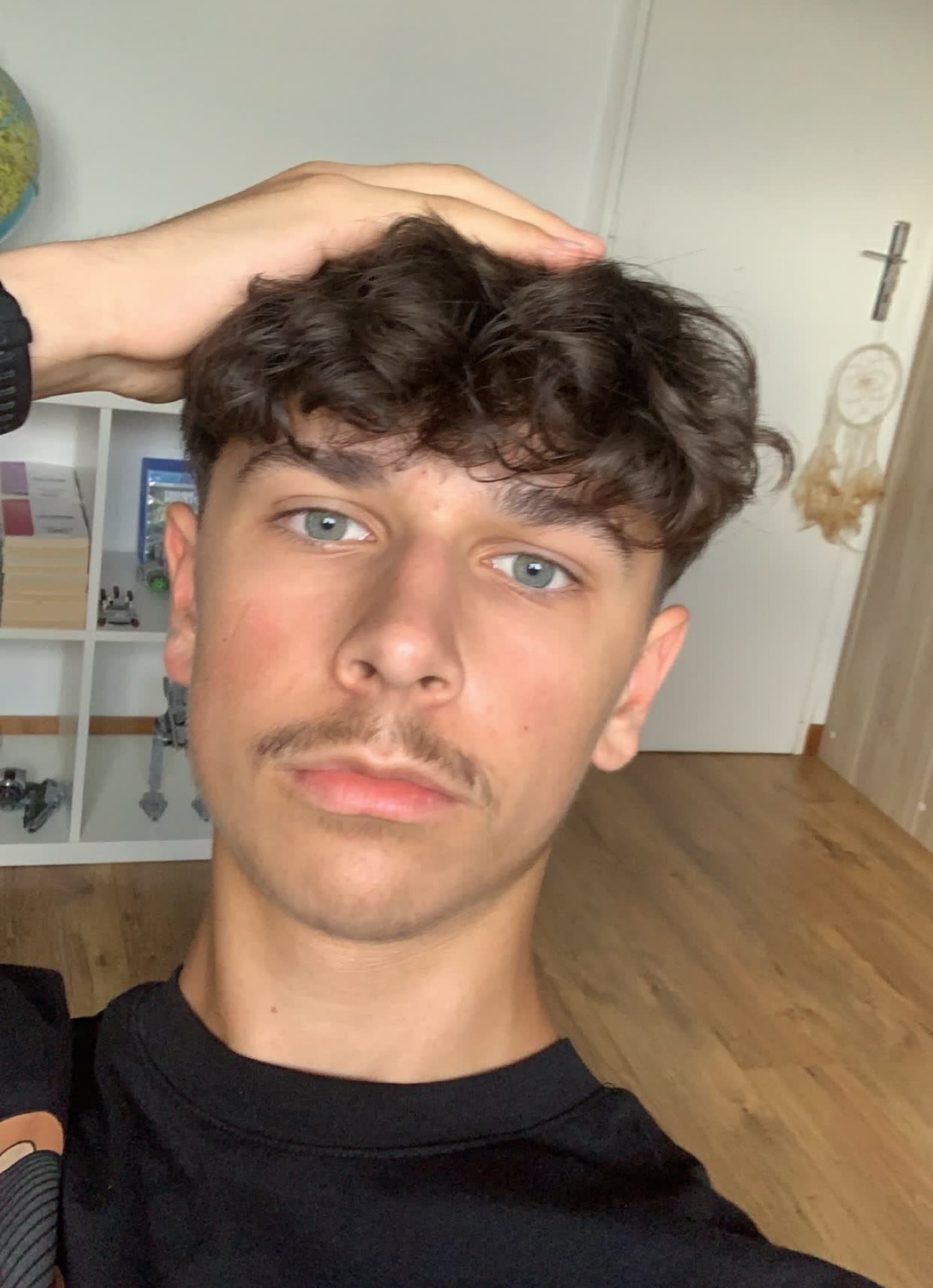 Profil de Artin, 18 ans, Escort Gay France à Bonnétage