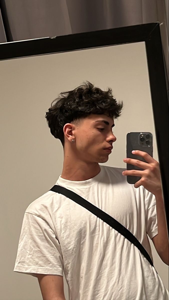 Profil de Fanilo, 22 ans, Escort Gay France à Chivres-Val