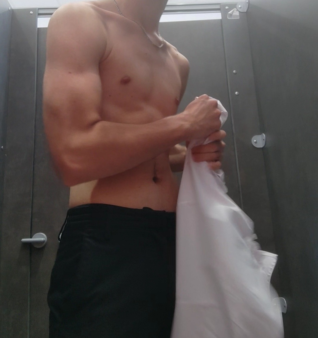 Profil de Nunzio, 20 ans, Escort Gay France à Pendé