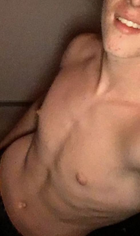 Profil de Erembert, 24 ans, Escort Gay France à Branches