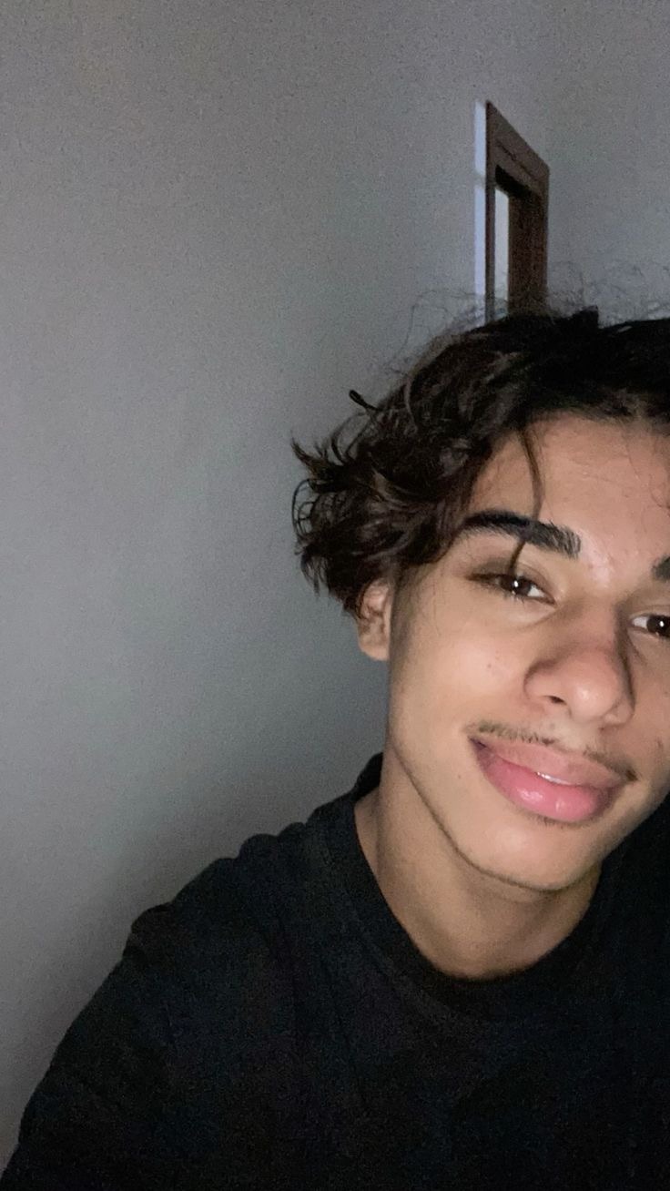 Profil de Marc-etienne, 19 ans, Escort Gay France à Domecy-sur-Cure
