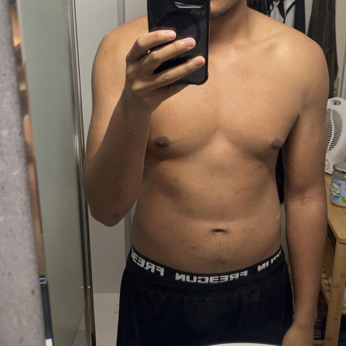 Profil de Constan, 21 ans, Escort Gay France à Ver-sur-Mer