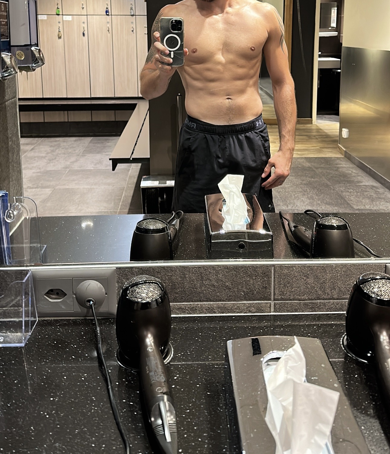 Profil de Ciro, 27 ans, Escort Gay France à LesRues-des-Vignes