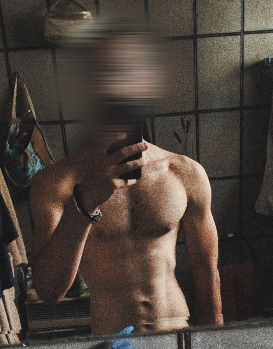 Profil de Maxence, 25 ans, Escort Gay France à Erquinvillers