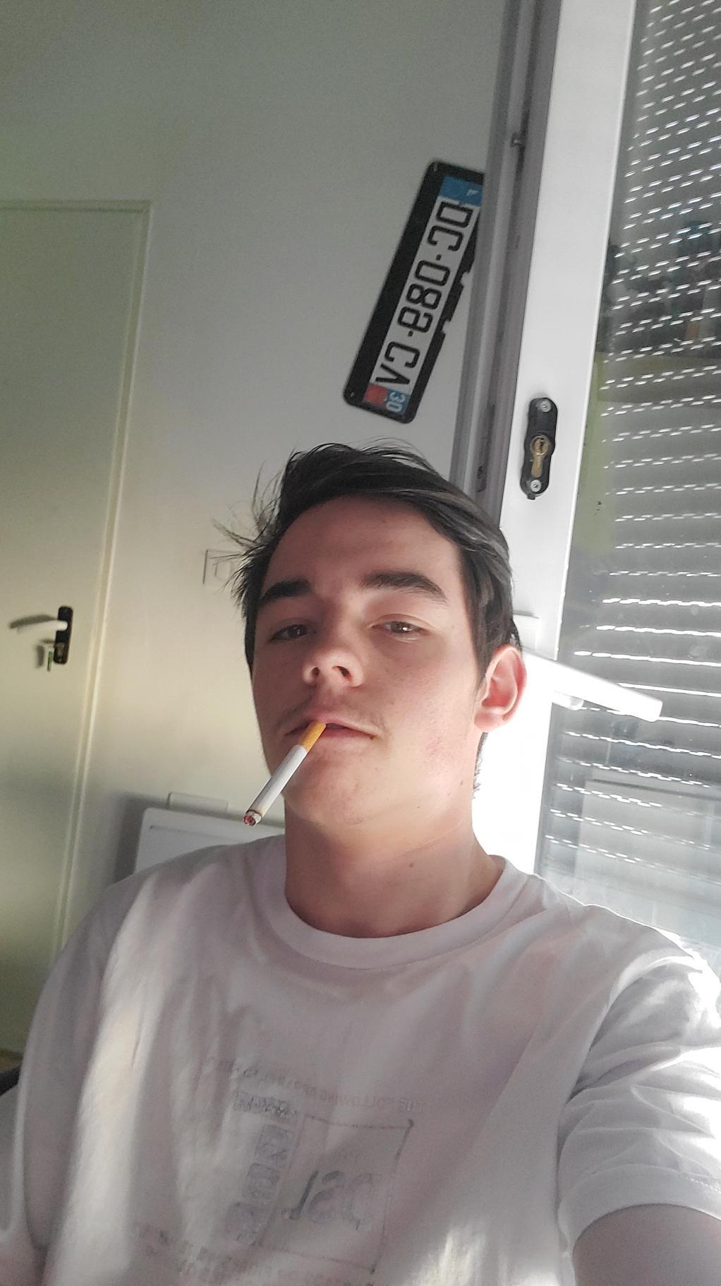 Profil de Hamadi, 20 ans, Escort Gay France à Boismont